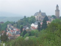 100 1213  OGV Jubiläumsobstwiese - Offizielle Einweihung am 18. April 2009 - Blick von der Wiese auf Burg und Altstadt