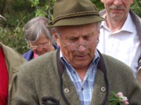 Blütenwanderung OGV mit Herrn Rapp 02.05.2010  Blütenwanderung OGV